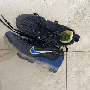 Nike Kids VaporMax Flyknit Sneakers - Black and Blue